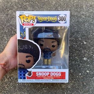 Snoop dogg pop figure